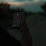 想知道另一半在哪又不被發現？iPhone 定位使用方式一次看！