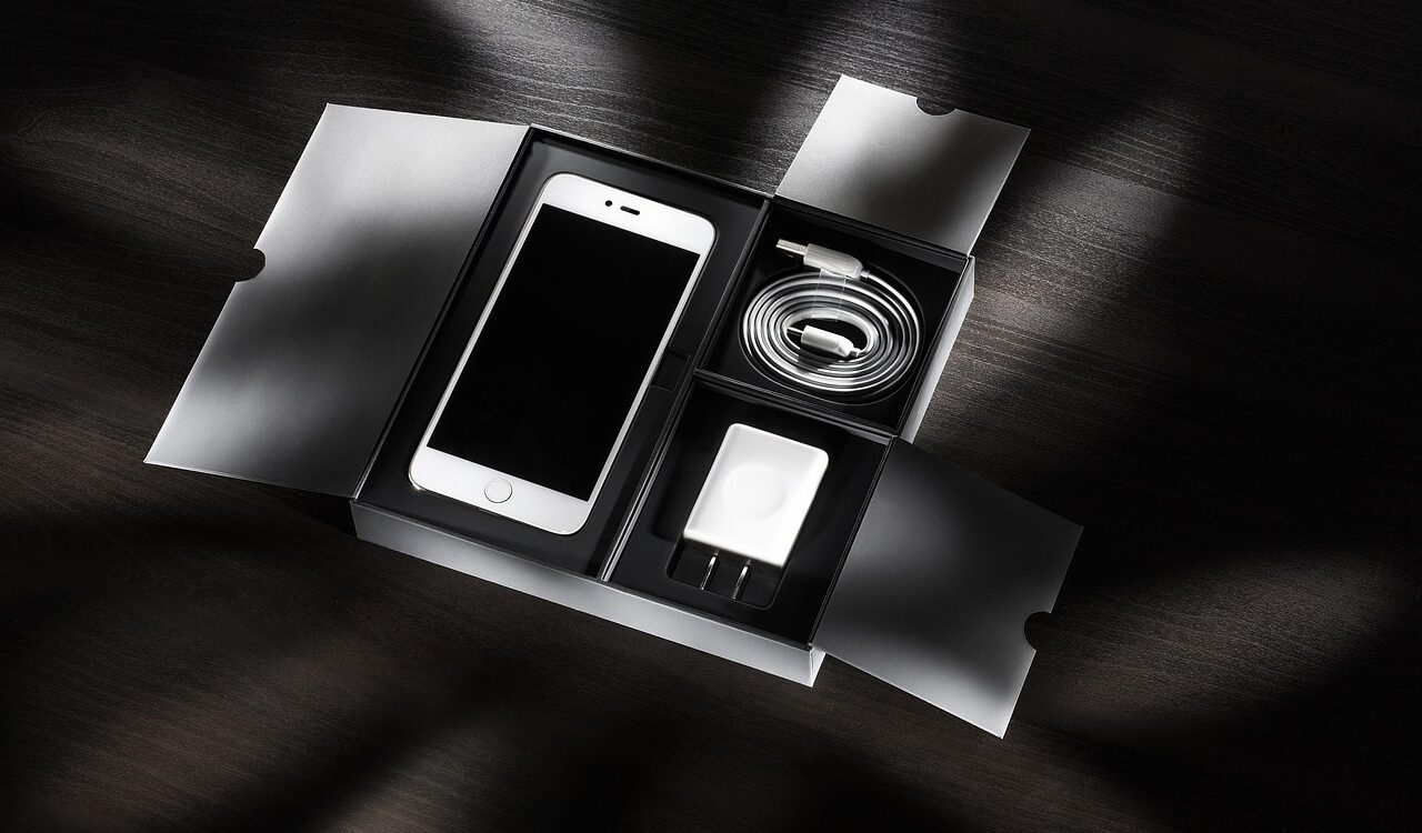 小資族快存!4個買二手手機注意事項,避免花冤枉錢 小資族快存!4個買二手手機注意事項,避免花冤枉錢