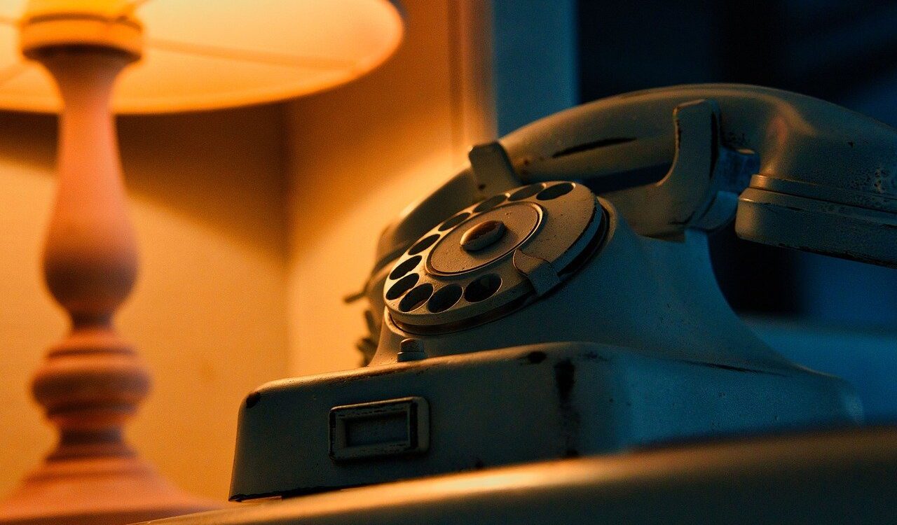 2025長輩的手機推薦，預算萬元內的實用好選擇